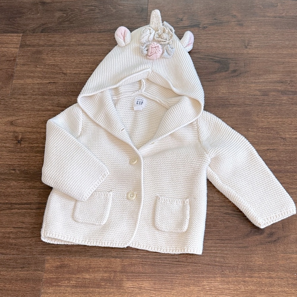 Baby Gap Unicorn hoodie. Size 6-12 months.